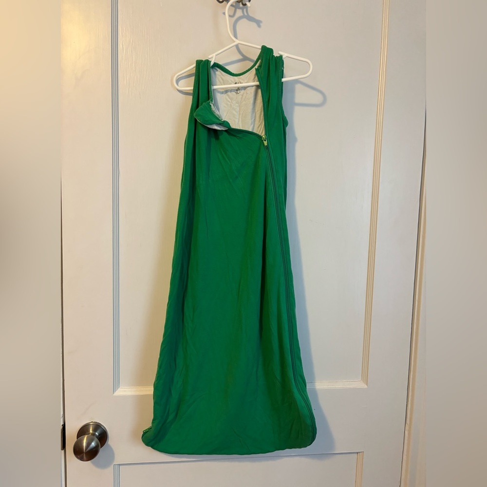 Kyte Sleep Sack. M, 0.5 tog, Green. Used condition (water stain pictured)